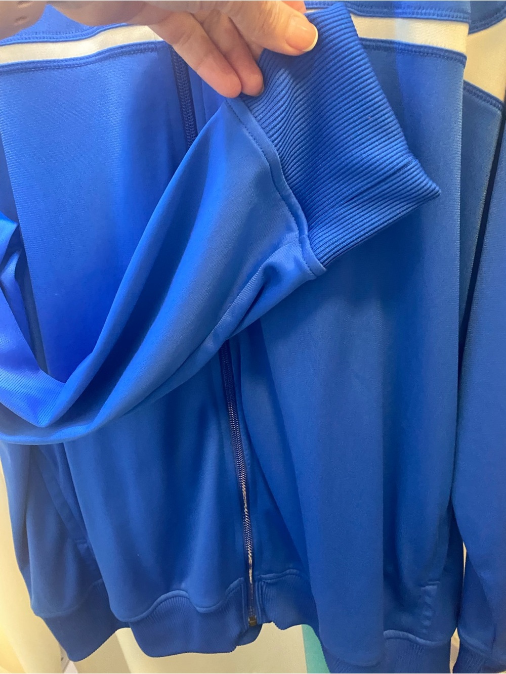 Nike Men’s Royal Blue Full-Zip Performance Jacket with White Stripe - Picture 4 of 7